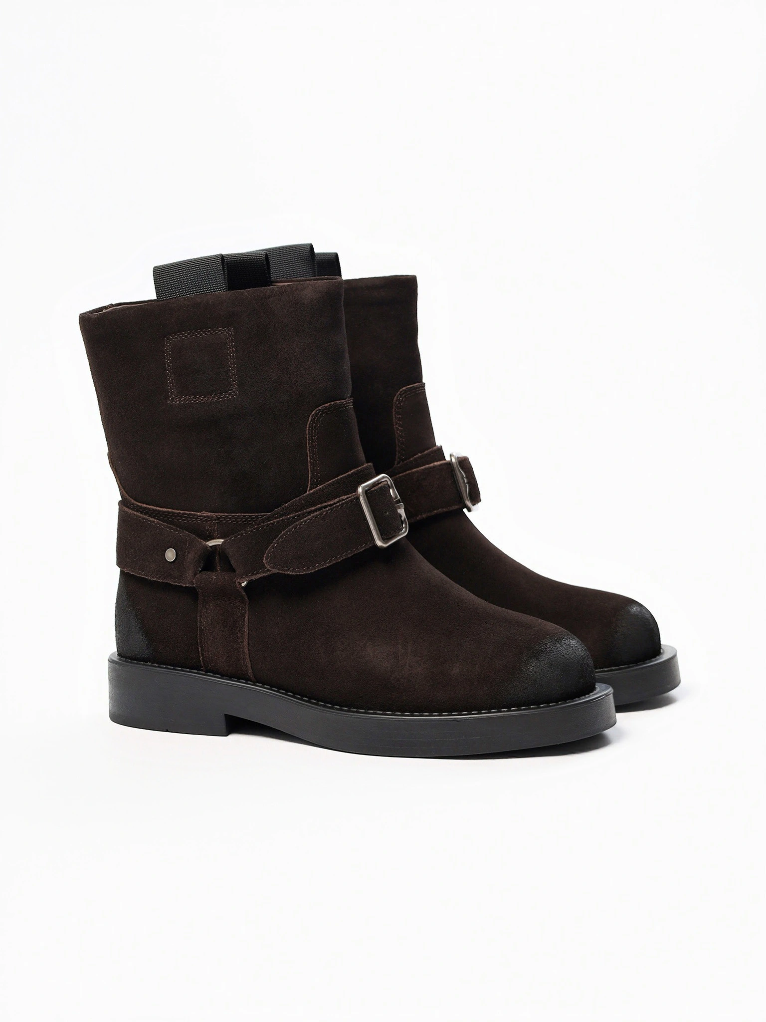 Ботинки темно-коричневого цвета на среднем каблуке